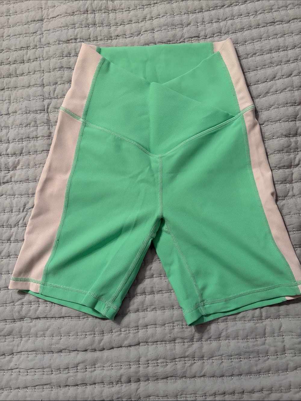 Women's High-Rise Mint & Cream Bike Shorts